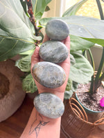 Labradorite Palm 1 Stone